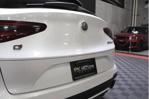 2018 Alfa Romeo Stelvio Quadrifoglio