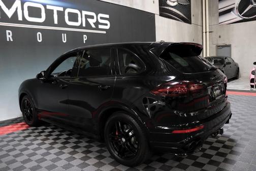 2017 Porsche Cayenne GTS