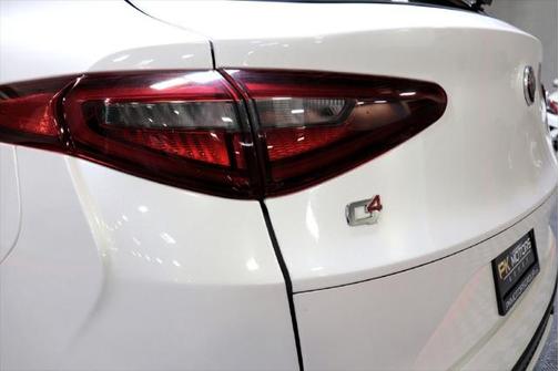 2018 Alfa Romeo Stelvio Quadrifoglio