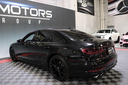Mythos Black Metallic 2023 Audi S8 4.0T
