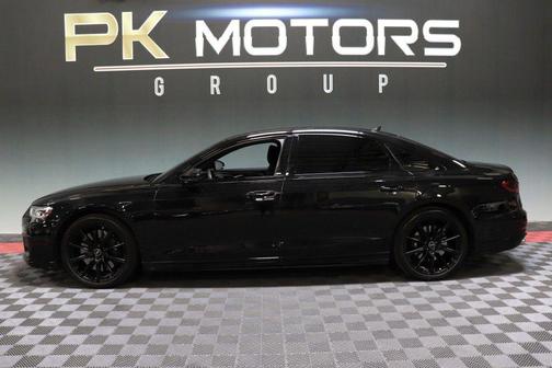 Mythos Black Metallic 2023 Audi S8 4.0T