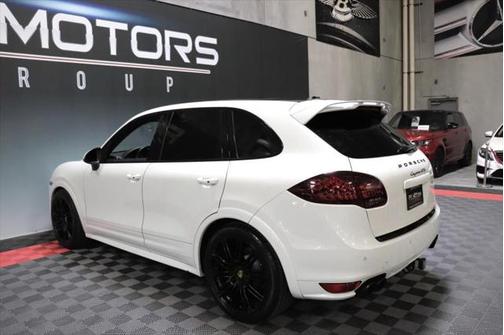 2014 Porsche Cayenne GTS