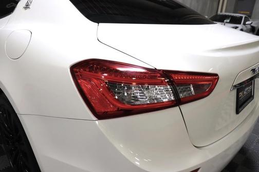 2016 Maserati Ghibli Base