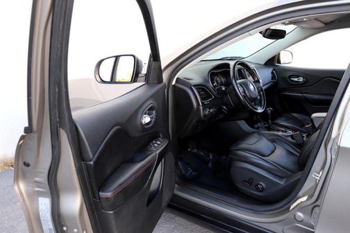 2020 Jeep Cherokee Trailhawk Elite