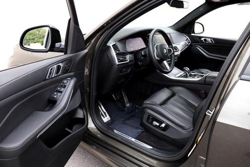 Manhattan Green Metallic 2022 BMW X5 sDrive40i