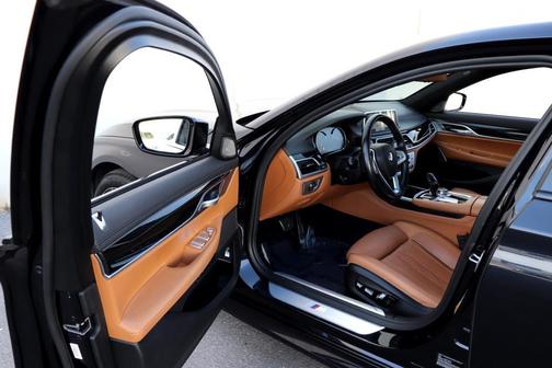 2019 BMW 750 I
