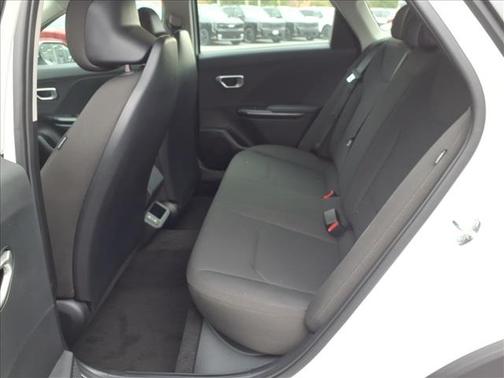 Snow White Pearl 2026 Kia K4