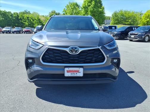 Gray 2021 Toyota Highlander XLE