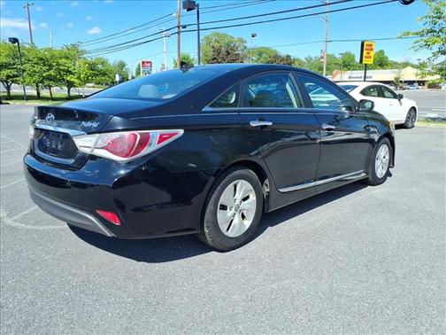 Black Onyx Pearl 2013 Hyundai SONATA Hybrid Base