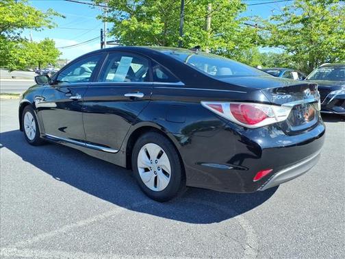 Black Onyx Pearl 2013 Hyundai SONATA Hybrid Base