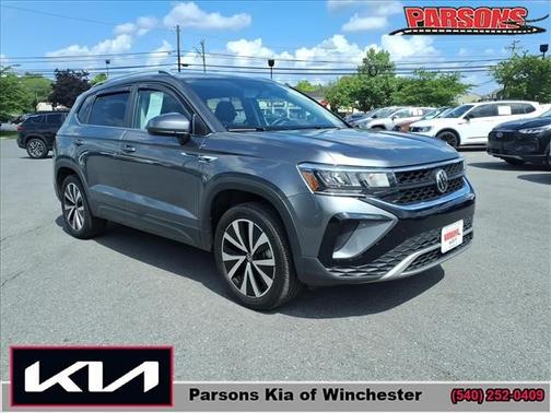 Platinum Gray Metallic 2022 Volkswagen Taos 1.5T SE
