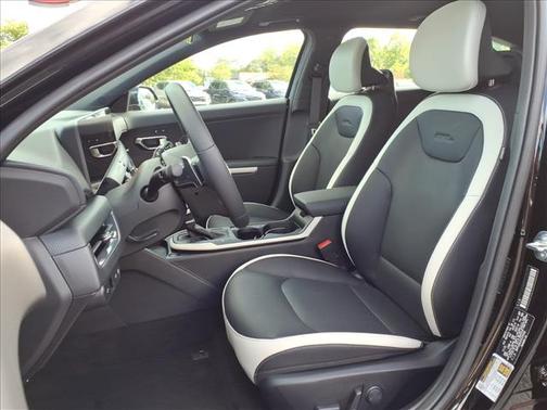 Aurora Black Pearl 2026 Kia K4 GT-LINE