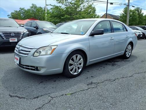 Titanium Metallic 2005 Toyota Avalon Touring