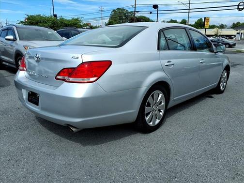 Titanium Metallic 2005 Toyota Avalon Touring