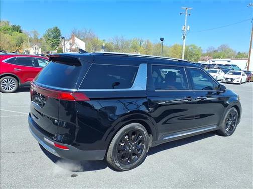 Black Pearl 2023 Kia Carnival SX Prestige