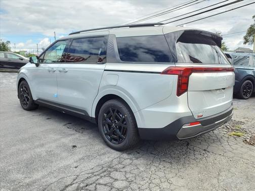 2025 Kia Carnival SX