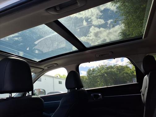 Glacial White Pearl 2026 Kia Sorento SX