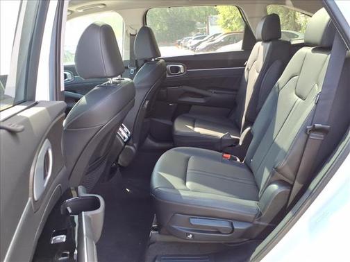 Glacial White Pearl 2026 Kia Sorento SX