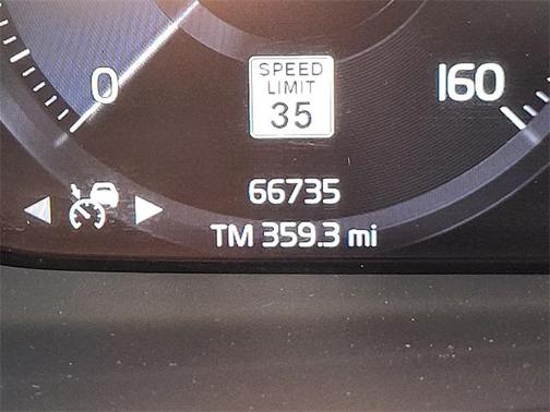 2019 Volvo XC40 T5 Momentum