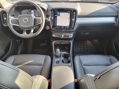 2019 Volvo XC40 T5 Momentum