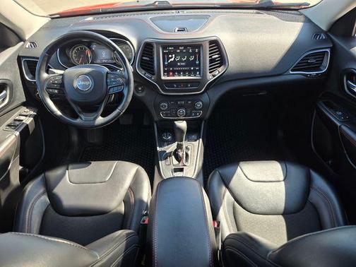 Spitfire Orange Clearcoat 2021 Jeep Cherokee Trailhawk
