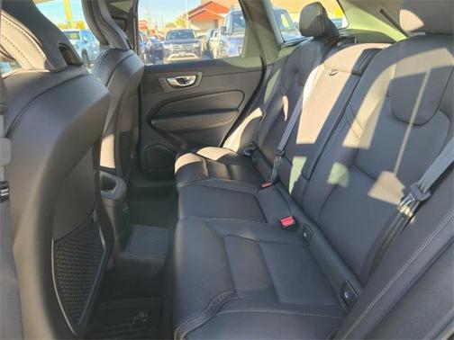 2023 Volvo XC60 Recharge Plug-In Hybrid T8 Ultimate Bright Theme
