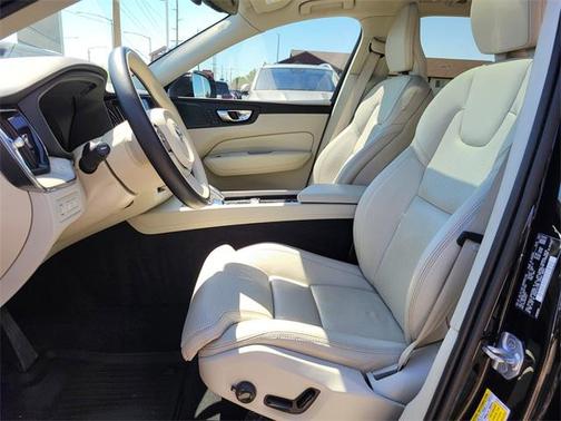 2022 Volvo XC60 Recharge Plug-In Hybrid T8 Inscription