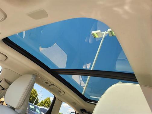2022 Volvo XC60 Recharge Plug-In Hybrid T8 Inscription