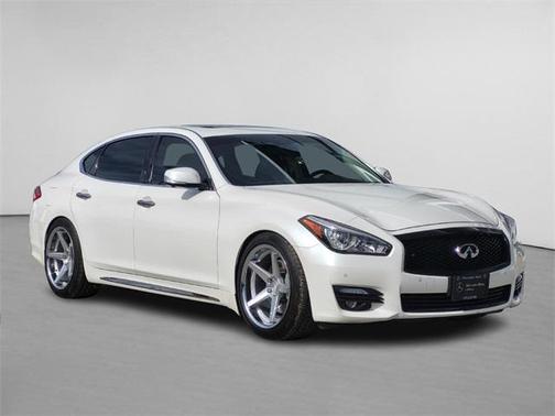 2017 INFINITI Q70L 3.7X