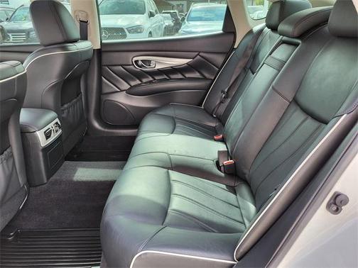 2017 INFINITI Q70L 3.7X