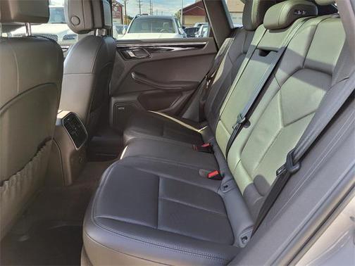 2021 Porsche Macan Base