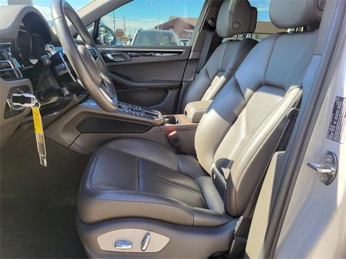 2021 Porsche Macan Base