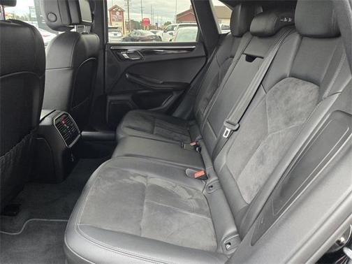 2020 Porsche Macan Base