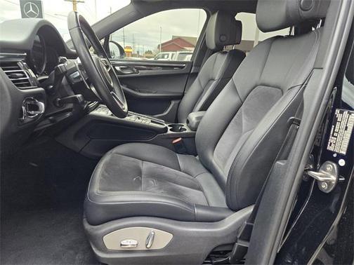 2020 Porsche Macan Base