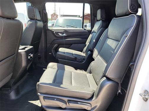 2022 GMC Yukon XL SLT