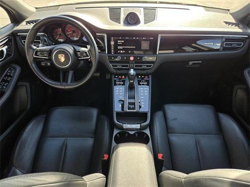 2022 Porsche Macan Base