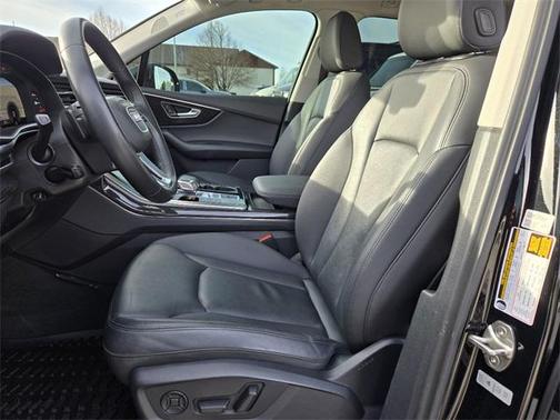 2022 Audi Q7 55 Premium Plus