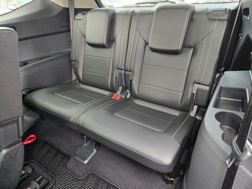 2023 Volkswagen Atlas 3.6L SE w/Technology