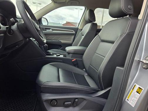 2023 Volkswagen Atlas 3.6L SE w/Technology