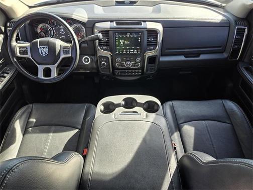 2018 RAM 2500 Laramie Crew Cab 4x4 8' Box