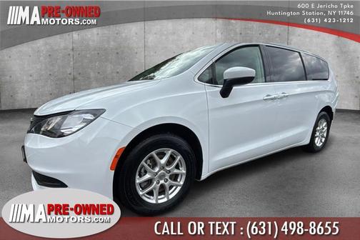 2022 Chrysler Voyager LX