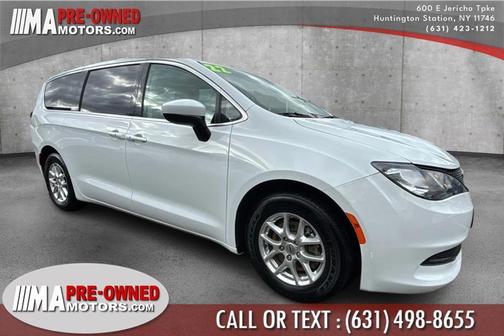 2022 Chrysler Voyager LX