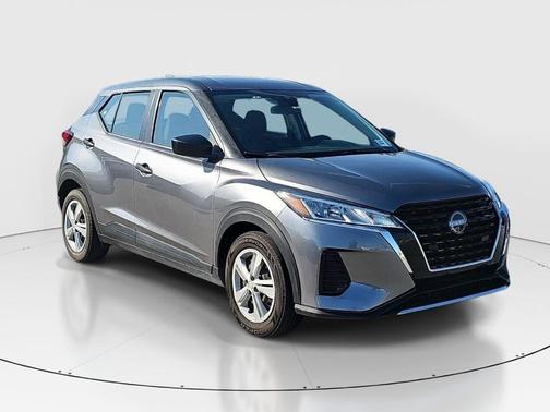 Gun Metallic 2023 Nissan Kicks S