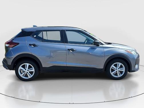 Gun Metallic 2023 Nissan Kicks S