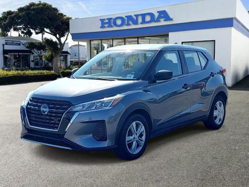 Gun Metallic 2023 Nissan Kicks S