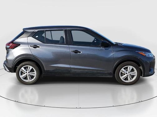 Gun Metallic 2023 Nissan Kicks S