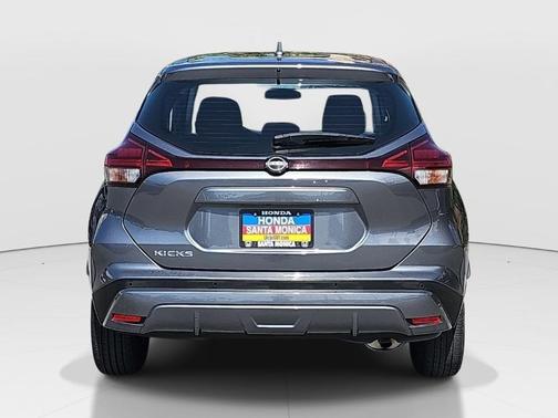 Gun Metallic 2023 Nissan Kicks S