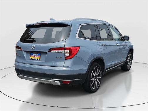 2022 Honda Pilot Touring 7-Passenger