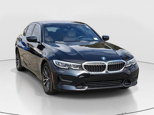 2022 BMW 330e xDrive