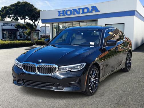 2022 BMW 330e xDrive